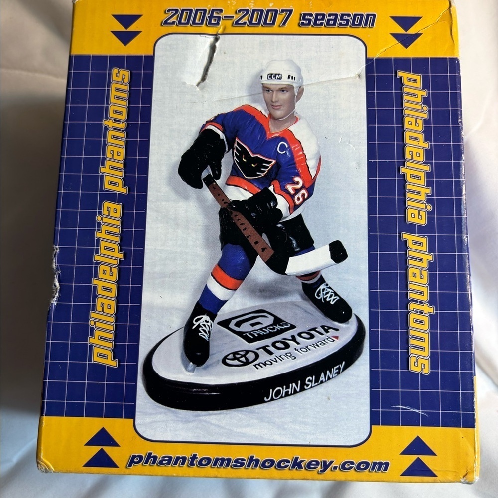 JOHN SLANEY PHILADELPHIA FLYERS PHANTOMS VINTAGE 2006-07 FIGURINE- Box Damage